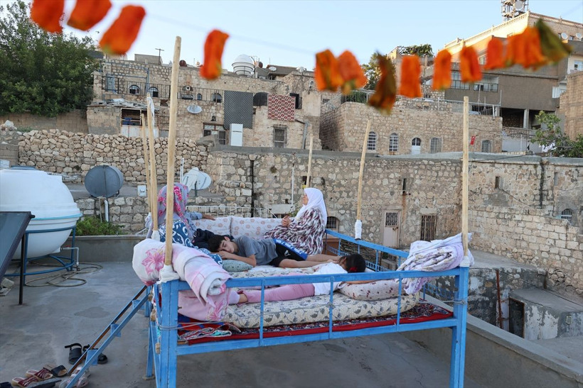 Mardin ve Batman'da sıcak havada "dam palas" keyfi - Resim: 7