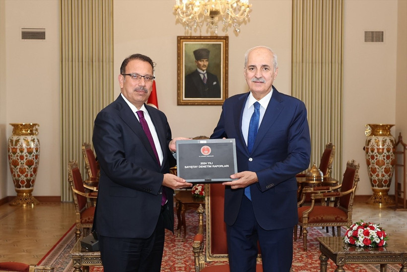 Türkiye Büyük Millet Meclisi (TBMM) Başkanı Numan Kurtulmuş (sağda), Sayıştay Başkanı Metin...