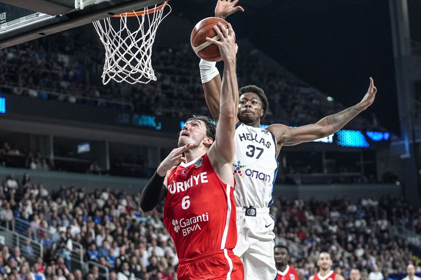 Türkiye, Yunanistan'ı 94-68 yendi! 12 Dev Adam 24 yıl sonra finalde - Resim: 1