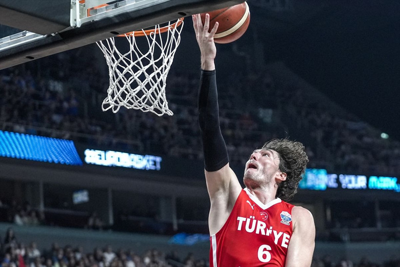 Türkiye, Yunanistan'ı 94-68 yendi! 12 Dev Adam 24 yıl sonra finalde - Resim: 4