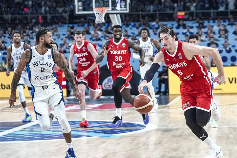 Türkiye, Yunanistan'ı 94-68 yendi! 12 Dev Adam 24 yıl sonra finalde - Resim: 8