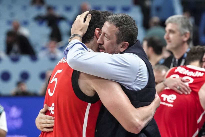 Türkiye, Yunanistan'ı 94-68 yendi! 12 Dev Adam 24 yıl sonra finalde - Resim: 9