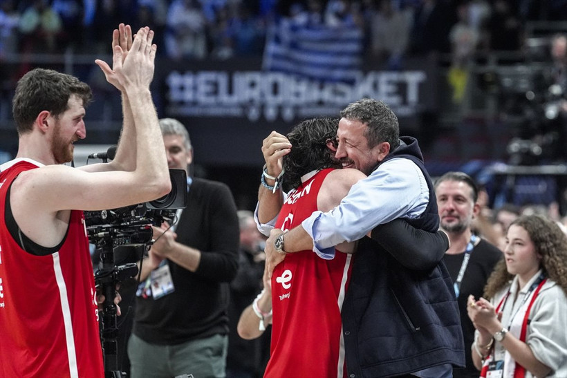 Türkiye, Yunanistan'ı 94-68 yendi! 12 Dev Adam 24 yıl sonra finalde - Resim: 10