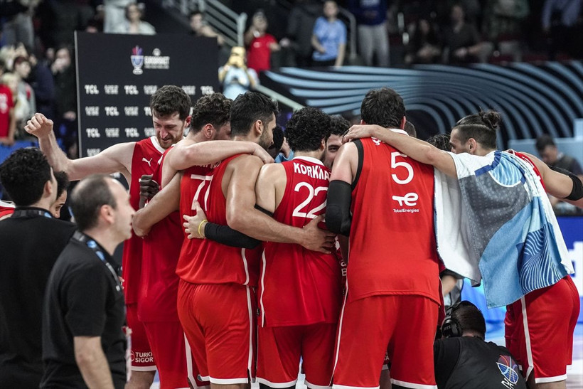 Türkiye, Yunanistan'ı 94-68 yendi! 12 Dev Adam 24 yıl sonra finalde - Resim: 14
