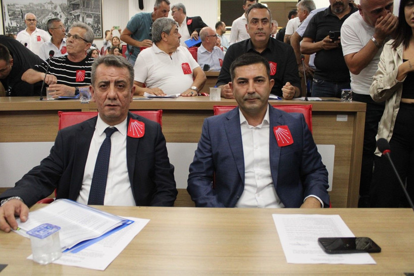 Aydın Büyükşehir Belediye Meclisi'nde gergin anlar! Arbede yaşandı polis müdahale etti - Resim: 6