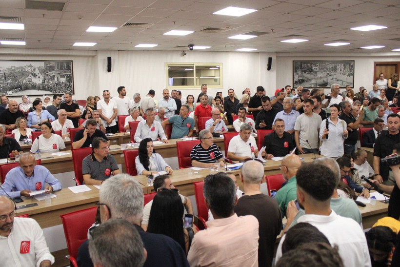 Aydın Büyükşehir Belediye Meclisi'nde gergin anlar! Arbede yaşandı polis müdahale etti - Resim: 5