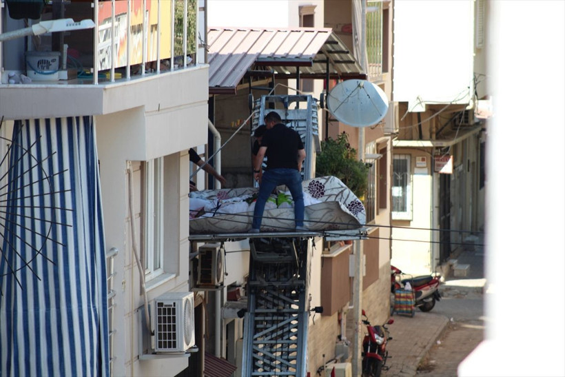 Mide küçültme ameliyatı olmuştu! Nazilli'de 310 kiloluk Barış Yıldırım'ın cenazesi evinden asansörle çıkarıldı - Resim: 9