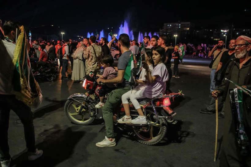 58 yıl sonra BM Genel Kurulu’nda konuşan ilk Suriye lideri Şara için halk meydanlara akın etti - Resim: 12