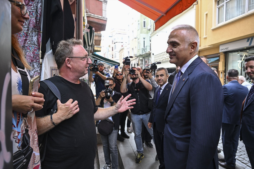 Bakan Ersoy’dan Galata’da Esnaf Ziyareti - Resim : 1