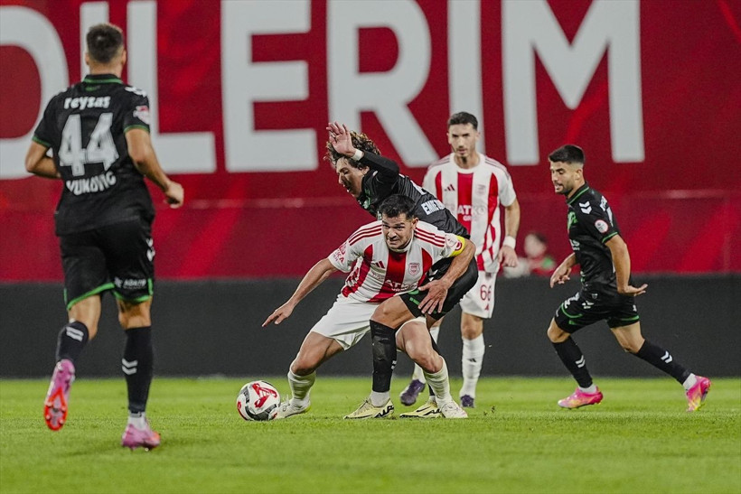 Caner Erkin’den şoke eden hareket! Takım arkadaşına tokat attı, kırmızı kartla oyundan atıldı - Resim: 12