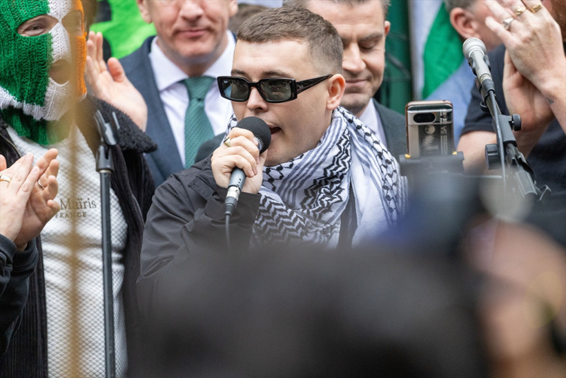 Hizbullah suçlamasıyla yargılanan İrlandalı rapçiye mahkemeden şok karar! - Resim : 1