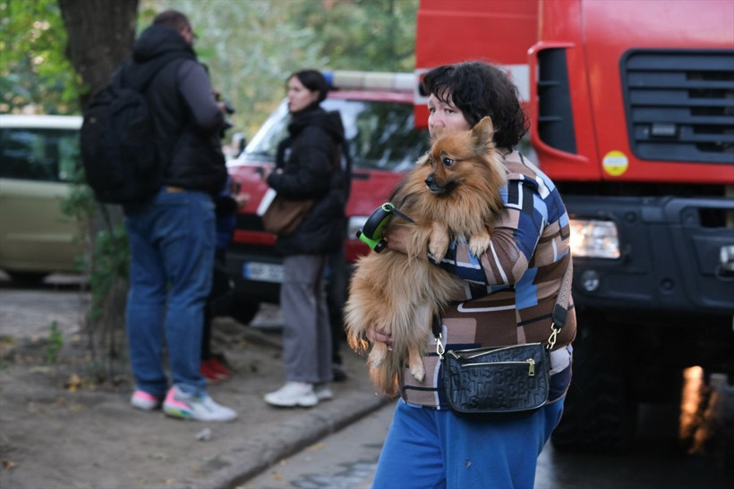 Zaporijya’ya Rus saldırısı: Yangınlar Çıktı, 3’ü çocuk 31 yaralı - Resim: 17