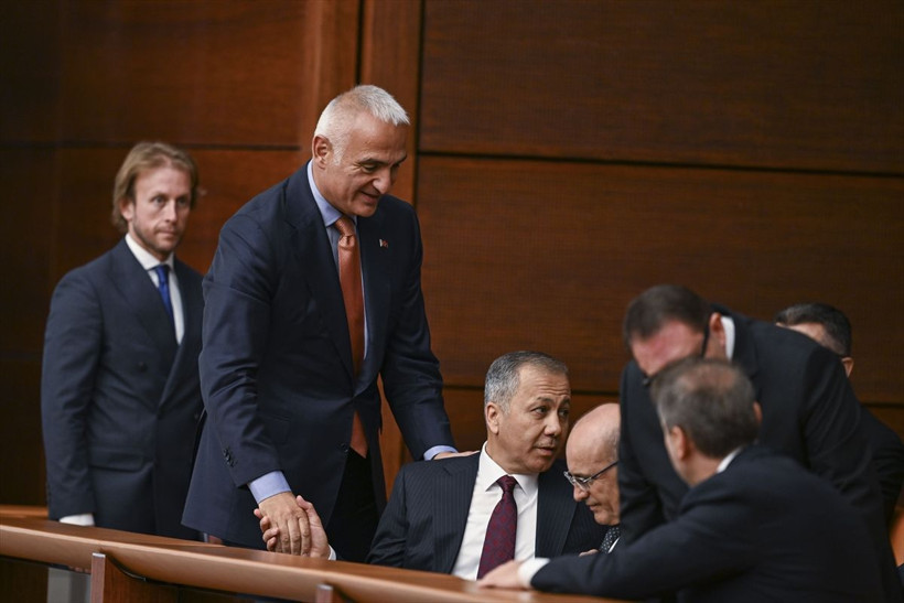 Meclis'te sürpriz görüşme: AK Parti, MHP, İYİ Parti, DEM Parti heyetleri aynı karede - Resim: 22
