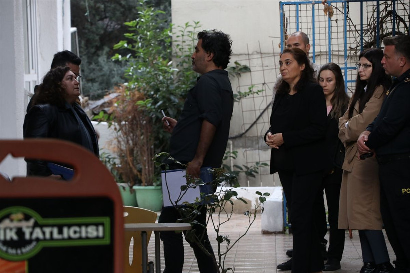Güllü'nün evinde inceleme! Bilirkişi heyeti 3 saat boyunca her yere baktı - Resim: 8