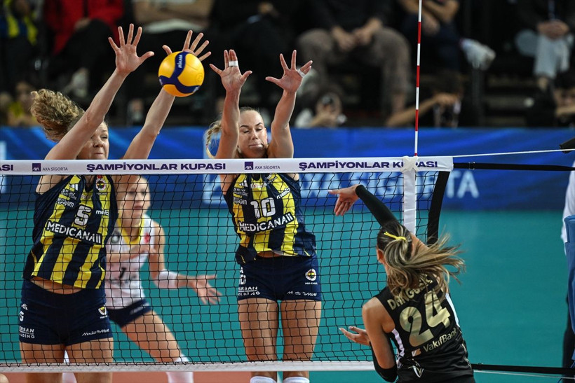 Fenerbahçe, VakıfBank'ı 2-0'dan dönüp yenerek AXA Sigorta Şampiyonlar Kupası'nı kazandı - Resim: 2
