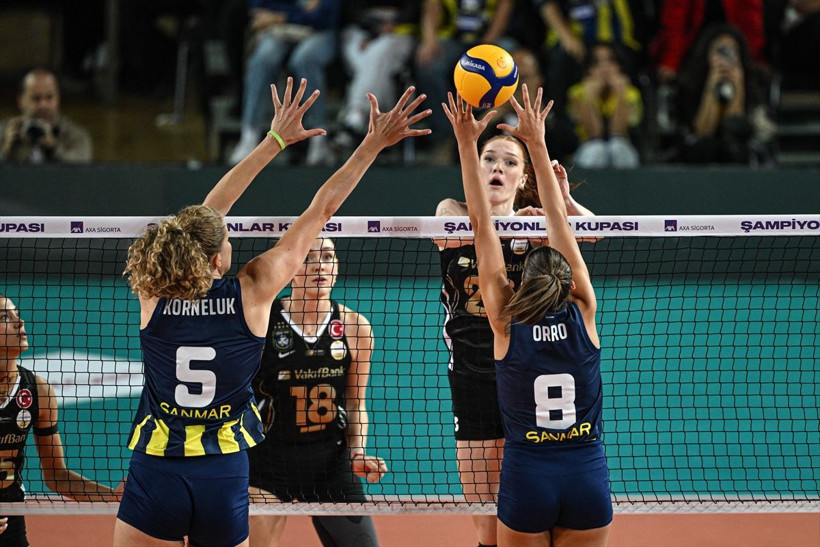 Fenerbahçe, VakıfBank'ı 2-0'dan dönüp yenerek AXA Sigorta Şampiyonlar Kupası'nı kazandı - Resim: 5