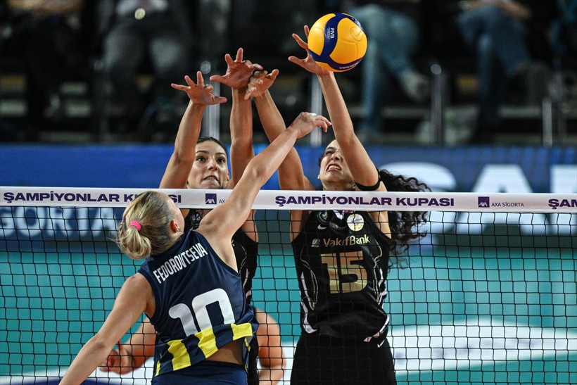 Fenerbahçe, VakıfBank'ı 2-0'dan dönüp yenerek AXA Sigorta Şampiyonlar Kupası'nı kazandı - Resim: 6