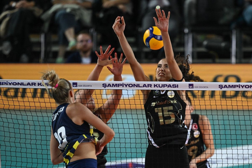 Fenerbahçe, VakıfBank'ı 2-0'dan dönüp yenerek AXA Sigorta Şampiyonlar Kupası'nı kazandı - Resim: 8
