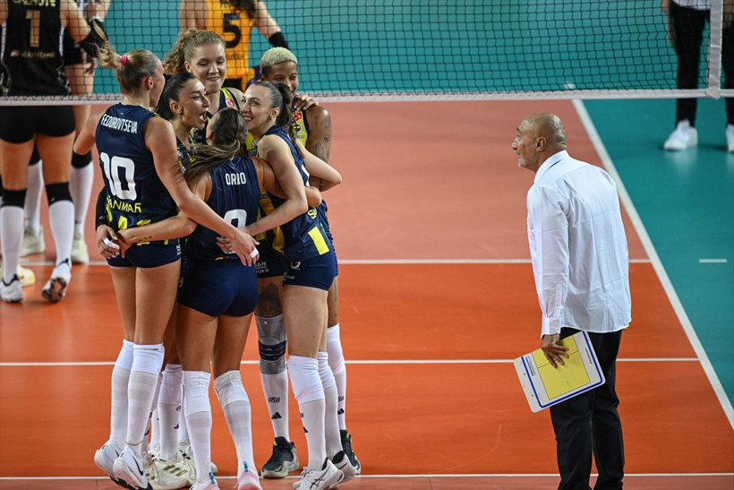 Fenerbahçe, VakıfBank'ı 2-0'dan dönüp yenerek AXA Sigorta Şampiyonlar Kupası'nı kazandı - Resim: 14