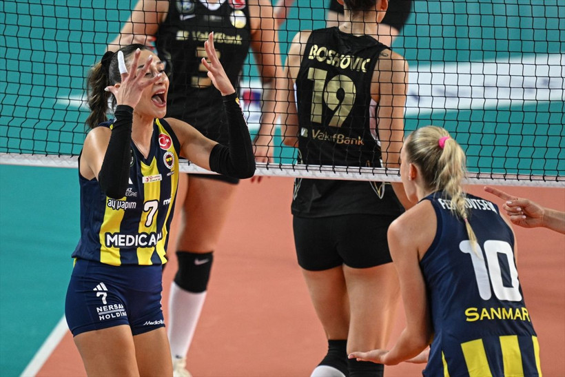 Fenerbahçe, VakıfBank'ı 2-0'dan dönüp yenerek AXA Sigorta Şampiyonlar Kupası'nı kazandı - Resim: 17