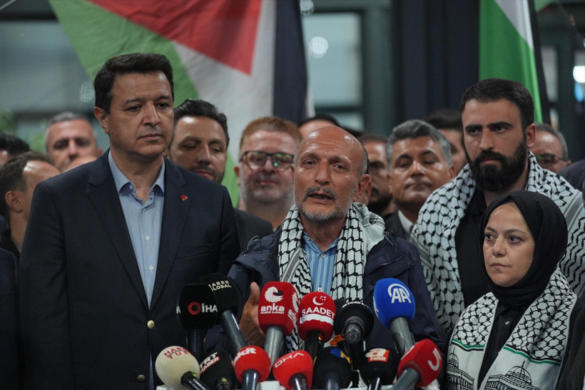 Özgürlük Filosu'nda alıkonulan 3 Türk milletvekili yurda döndü - Resim : 2