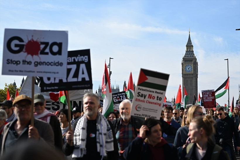 Gazze ateşkesi sonrası Londra’da binler yürüdü - Resim: 2