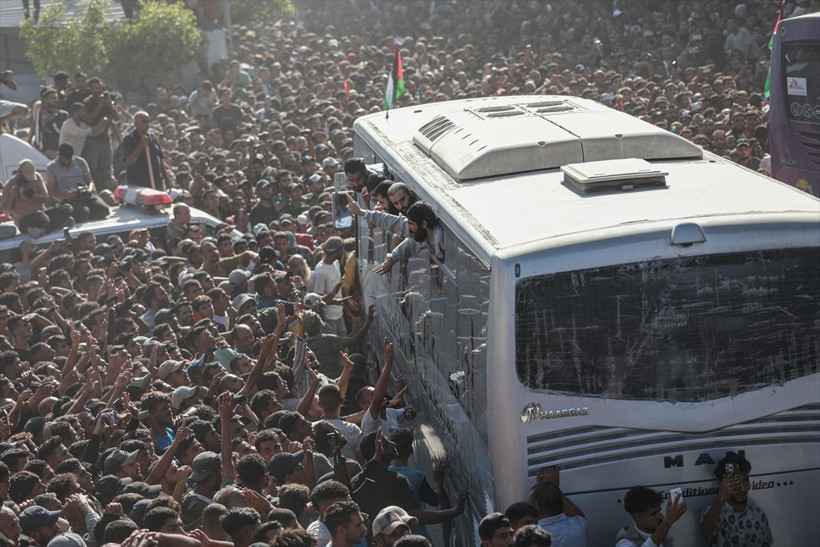 İsrail'in serbest bıraktığı Filistinli esirler Gazze'de - Resim: 11