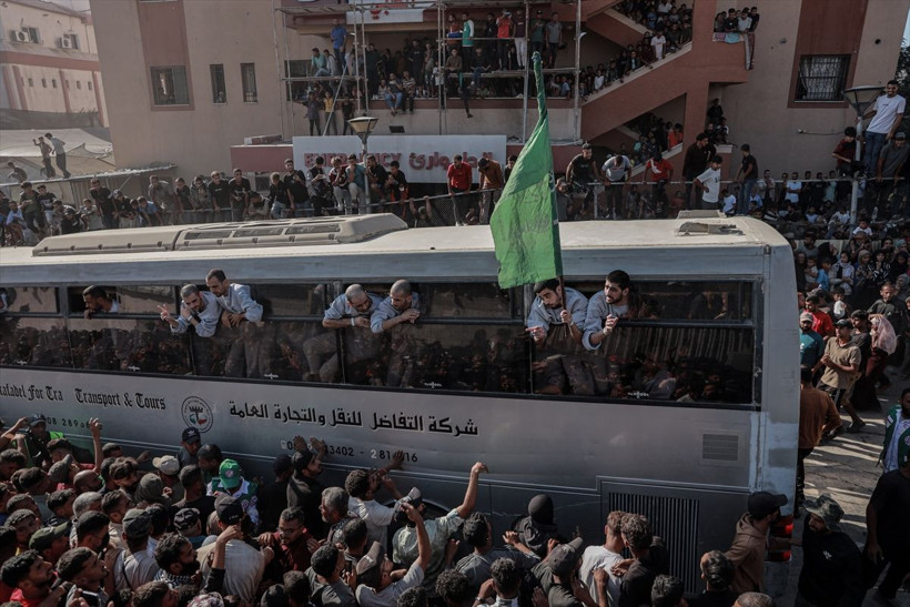 İsrail'in serbest bıraktığı Filistinli esirler Gazze'de - Resim: 22