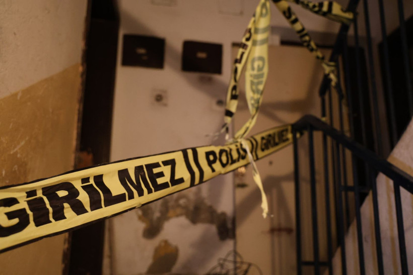 Çöp evdeki engelli kadın annesinin cesediyle 1 ay yaşadı - Resim: 2
