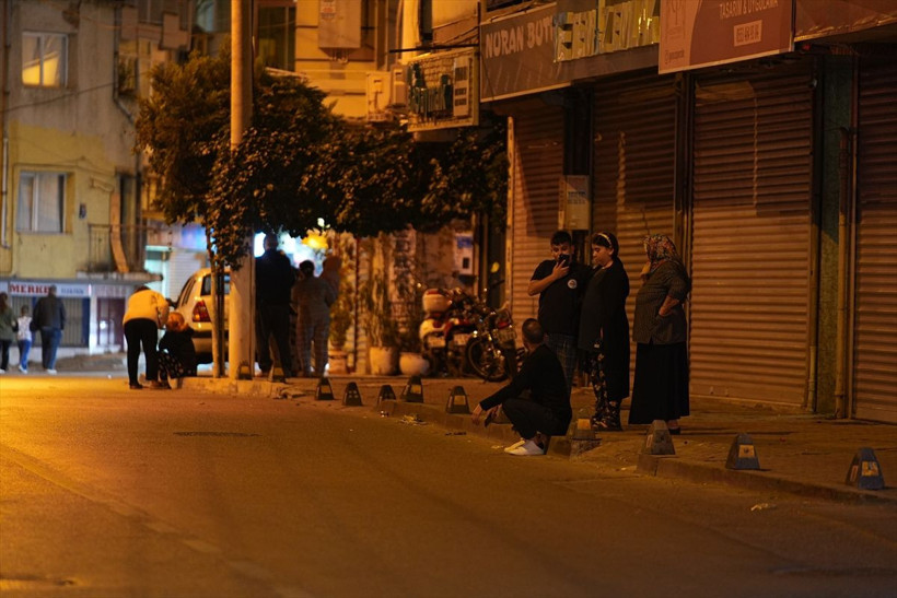 Balıkesir Sındırgı'da 6.1 büyüklüğünde deprem uykuları kaçırdı - Resim: 6