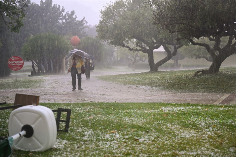 Antalya'da sağanak ve dolu hayatı olumsuz etkiledi - Resim: 8