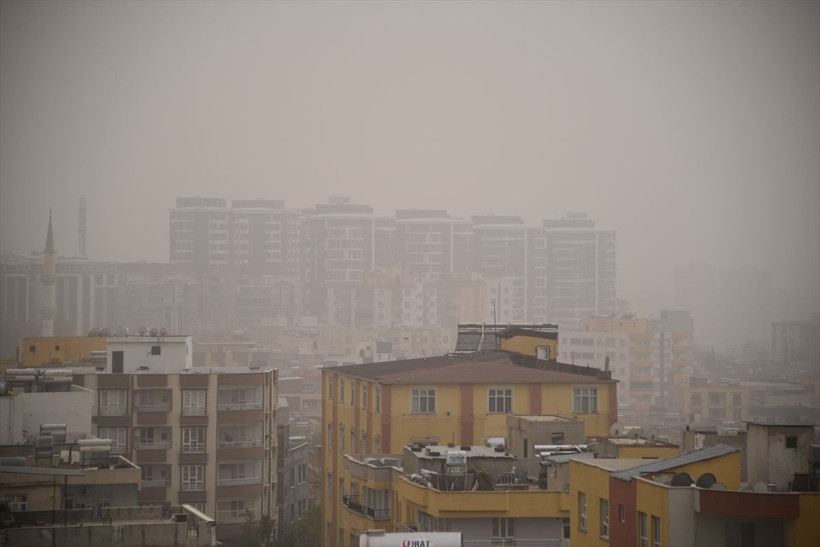Toz bulutu Şanlıurfa semalarını kapladı - Resim: 3