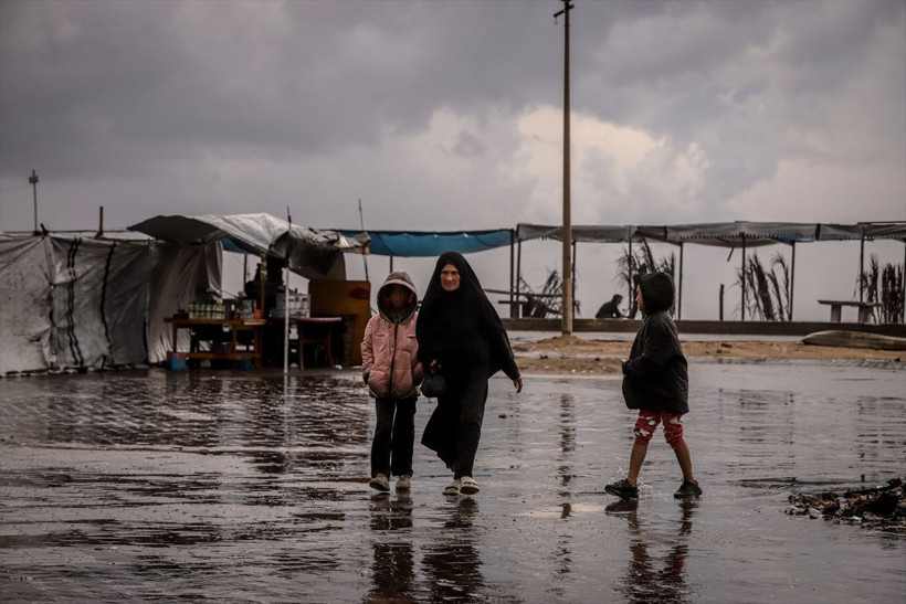 Gazzelilerin çadırları sular altında kaldı - Resim: 3