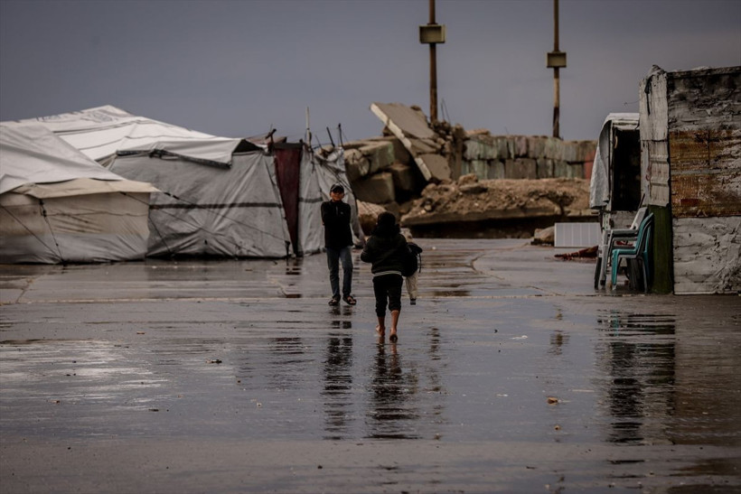 Gazzelilerin çadırları sular altında kaldı - Resim: 5
