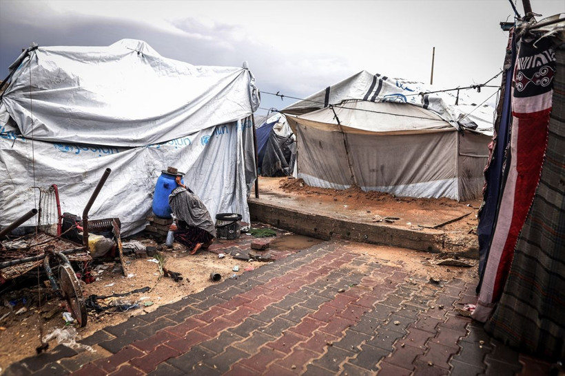 Gazzelilerin çadırları sular altında kaldı - Resim: 16