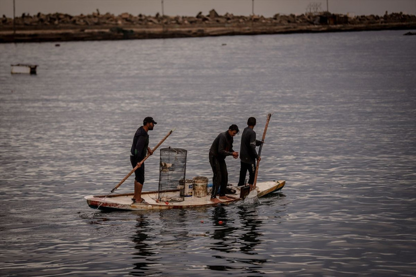Gazzelilerin çadırları sular altında kaldı - Resim: 17