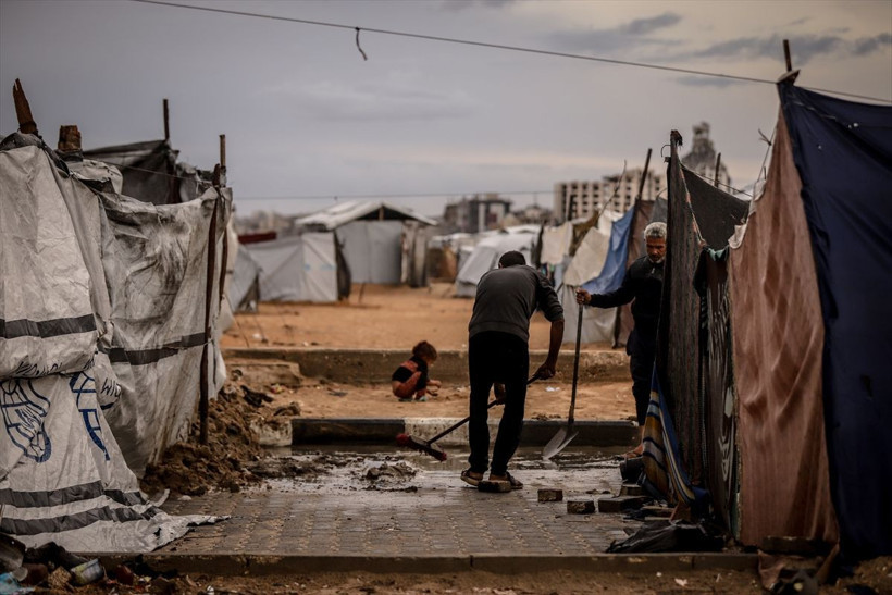 Gazzelilerin çadırları sular altında kaldı - Resim: 23