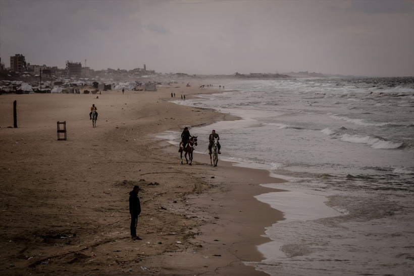 Gazzelilerin çadırları sular altında kaldı - Resim: 27