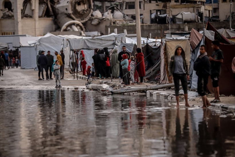 Gazzelilerin çadırları sular altında kaldı - Resim: 32