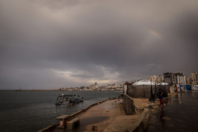 Gazzelilerin çadırları sular altında kaldı - Resim: 43
