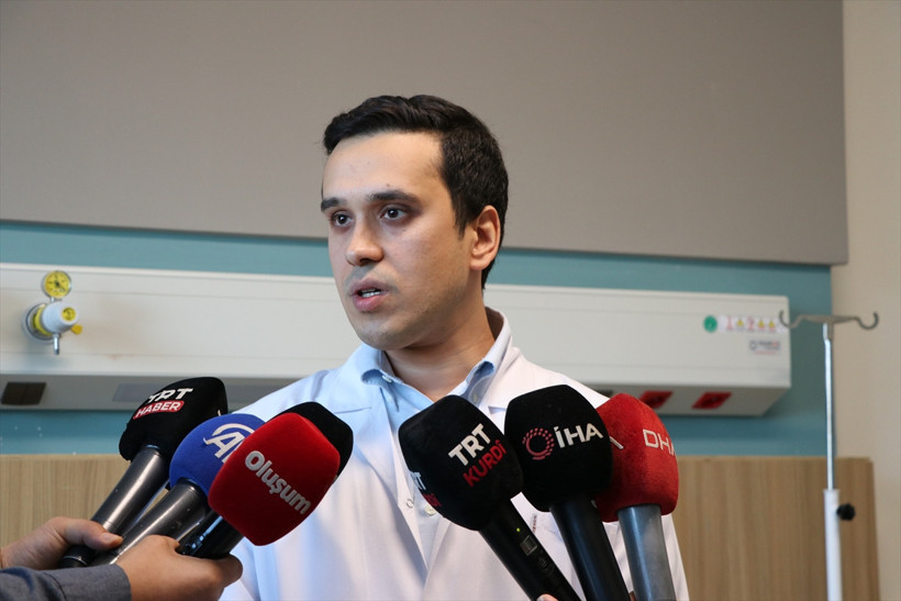 Tümör tehlikesi uyanık ameliyatla son buldu - Resim : 1