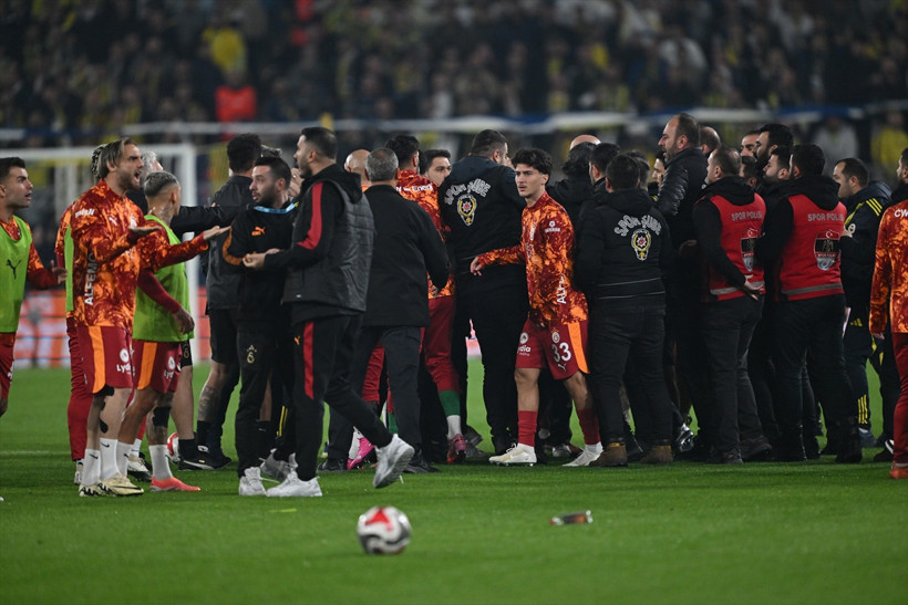 Derbi heyecanı: Fenerbahçe 0 - 1 Galatasaray - Resim : 2