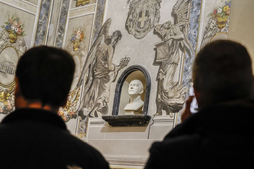 Roma'da tartışma yaratan benzerlik! Melek figürü restorasyondan sonra Meloni olarak çıktı - Resim: 14