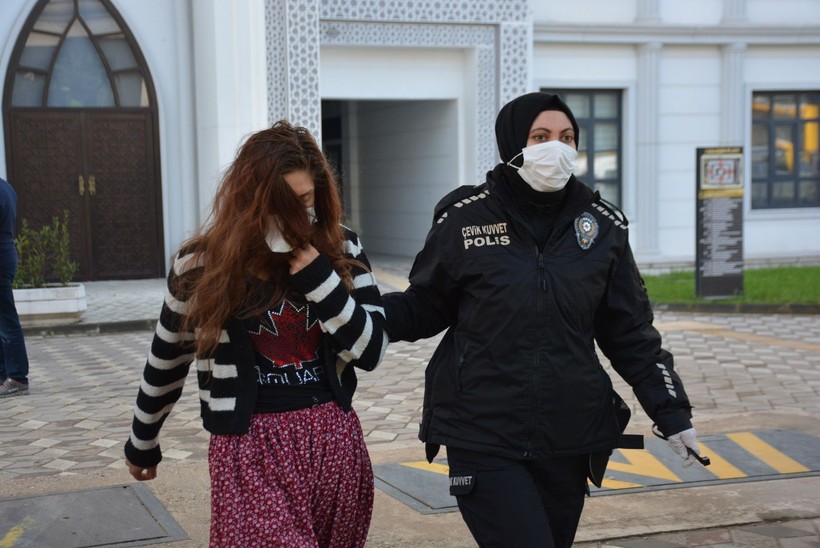 Kocaeli merkezli 3 ilde düzenlenen operasyonda 'Altın Kızlar' isimli 41 kişilik hırsızlık çetesi çökertildi - Resim: 11
