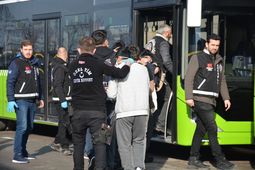 Kocaeli merkezli 3 ilde düzenlenen operasyonda 'Altın Kızlar' isimli 41 kişilik hırsızlık çetesi çökertildi - Resim: 16