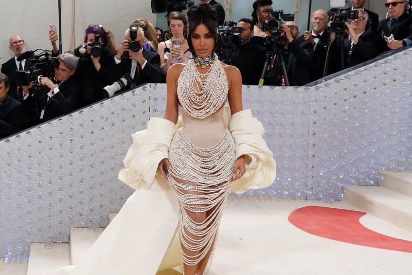Met Galası'na Kim Kardashian'ın elbisesi damga vurdu! Tam 1000 saatte, 50 bin inciden yapıldı - Resim: 2