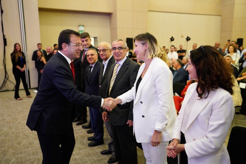 Ankara'daki kutlamalara katılmayan İBB Başkanı Ekrem İmamoğlu mesajını İstanbul'dan verdi: Vaadim net; CHP değişecek, Türkiye değişecek - Resim : 3