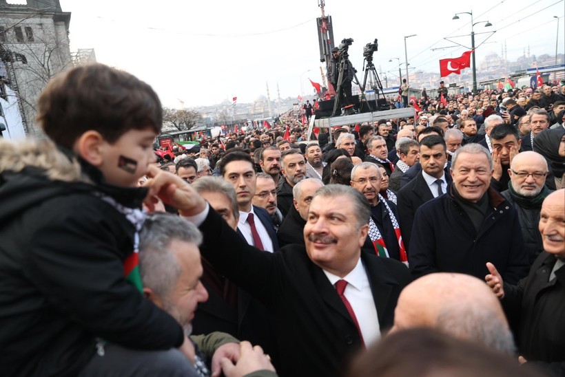 Son Dakika: İstanbul'da binler şehitler ve Filistin için bir araya geldi - Resim : 3