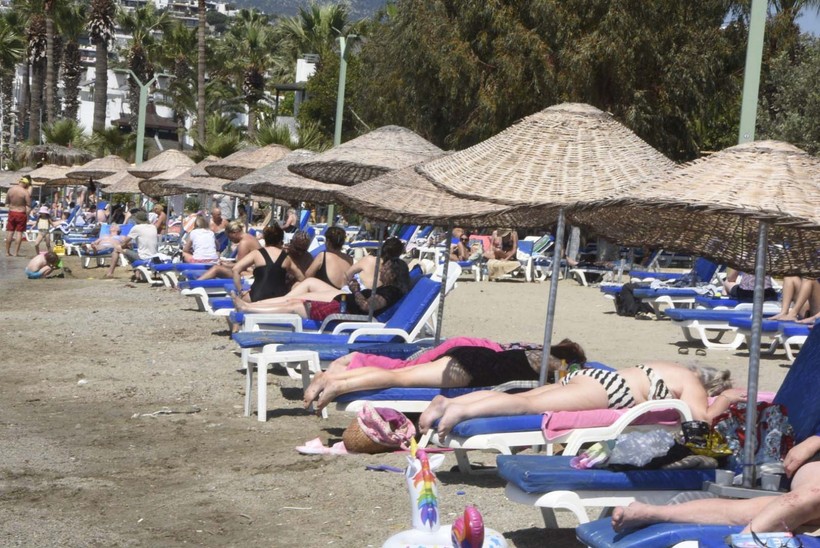 Muğla, Antalya kıyılarında bayram yoğunluğu! Yaz tatilini aratmadı - Resim: 14