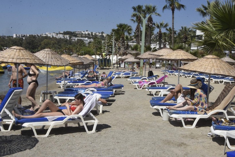 Muğla, Antalya kıyılarında bayram yoğunluğu! Yaz tatilini aratmadı - Resim: 32